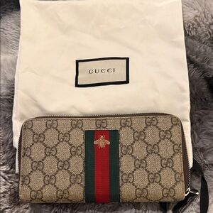 Gucci GUCCI GG Supreme Bee Zip Animalier Around Long Wallet Canvas Leather